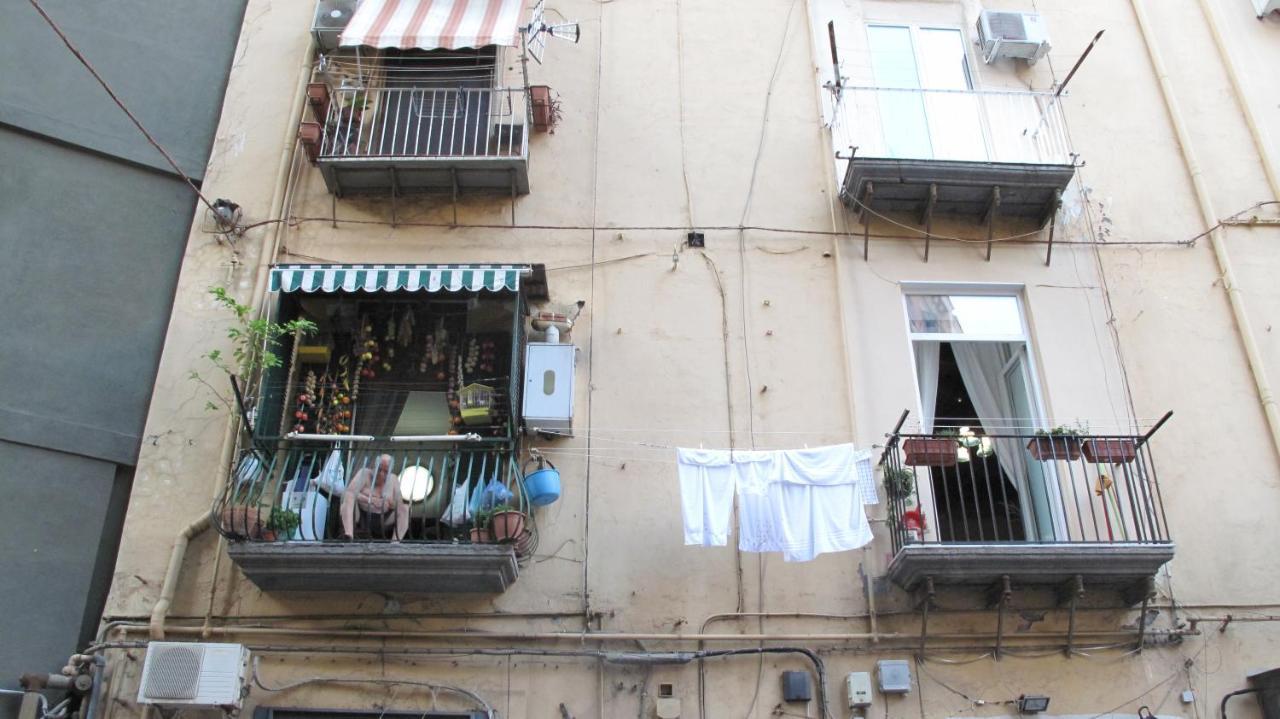 Appartamento Moderno Nel Centro Storico Napels Buitenkant foto